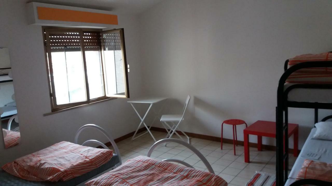 Hostel Easy Pisa Bagian luar foto