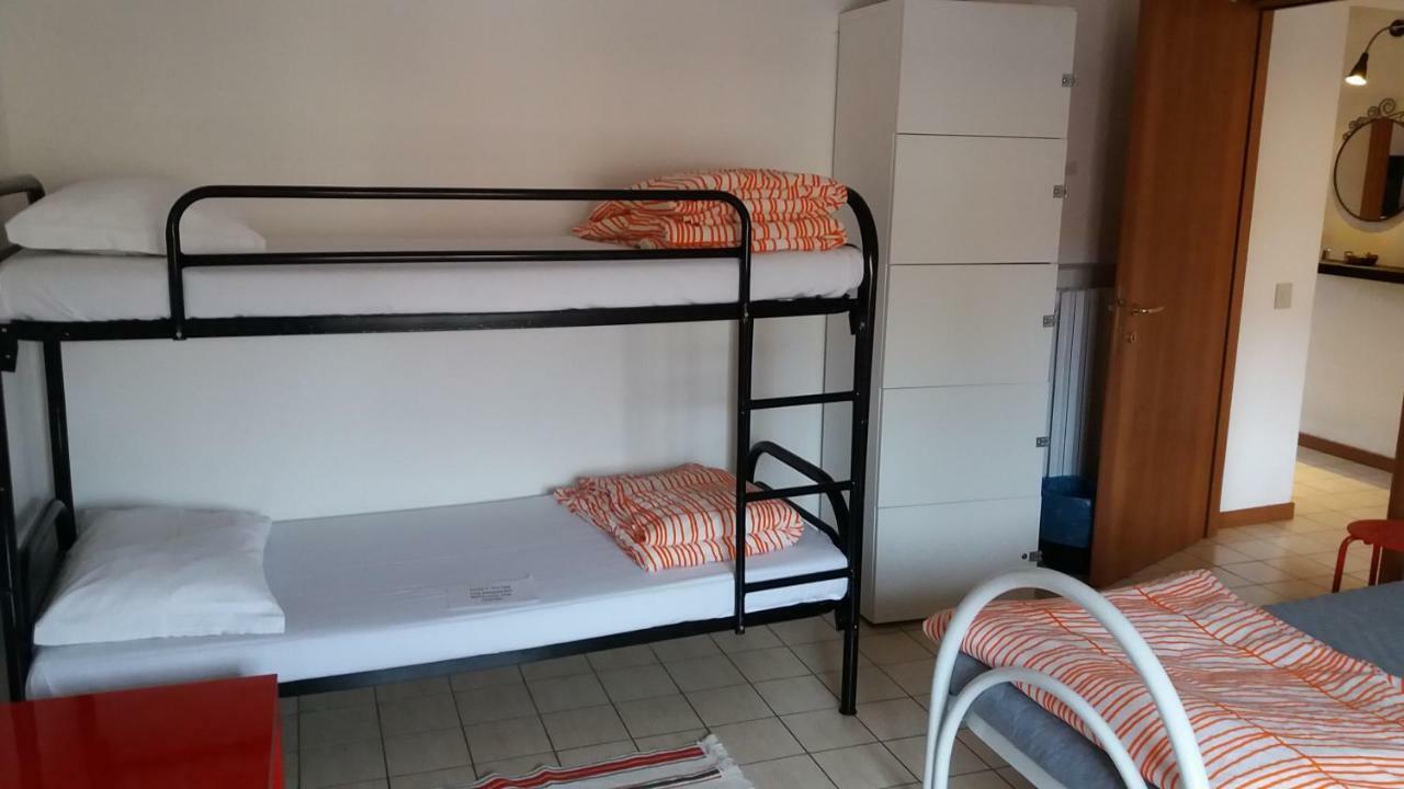 Hostel Easy Pisa Bagian luar foto